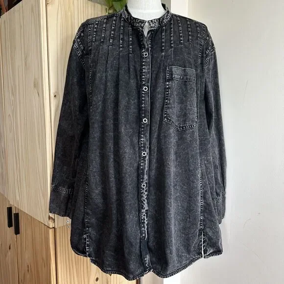 Free People Washed Black Oversized Jean Shirt Jacket - Picture 2 of 16